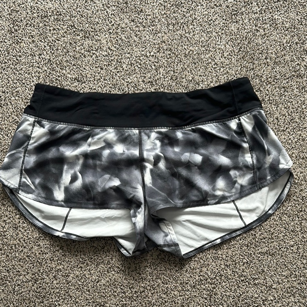 Lululemon Speed Up Shorts 2.5”